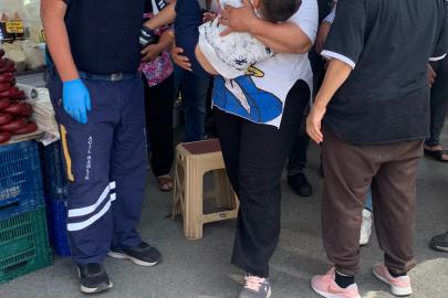 4 yaşındaki Ömer'e pazarda yorgun mermi isabet etti