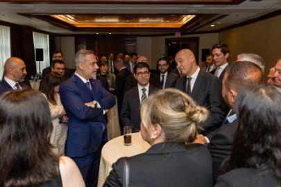 Dışişleri Bakanı Fidan, Kanada'da Türk iş insanlarıyla görüştü