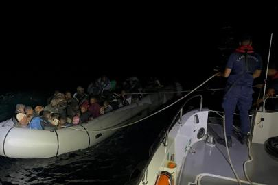 İzmir açıklarında 43 düzensiz göçmen yakalandı