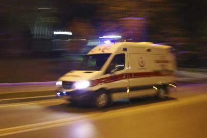 Sivas'ta otomobil ile hafif ticari araç çarpıştı: 3 ölü, 2 yaralı