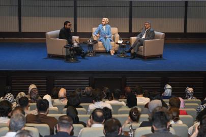 Ankara'da 'Batı Sonrası Dünya Düzenine Doğru' başlıklı panel programı düzenlendi