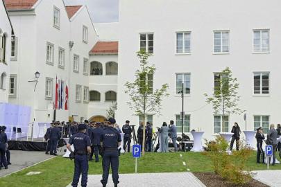 Avusturya, Hitler'in doğduğu evi neoNazi ziyaretlerini engellemek için polis karakoluna dönüştürdü