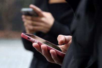 Çekya okullarda cep telefonu kullanımını yasaklamaya hazırlanıyor