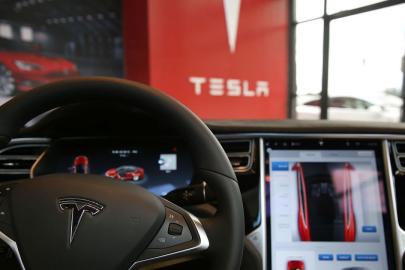 Google ve Tesla hisseleri yapay zeka harcamalarının piyasaları sarsmasıyla geriledi