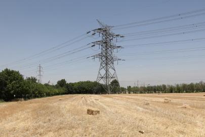 İran'da sanayiye yönelik elektrik kesintisi haftada 2 güne çıkarıldı