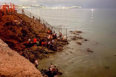İspanya, son 24 saatte 49 binden fazla kişinin Sebte'ye geçtiğinin düşünüldüğünü bildirdi
