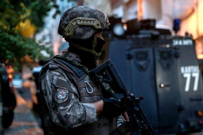 İstanbul'da silahlı saldırı hazırlığındaki 7 şüpheli yakalandı