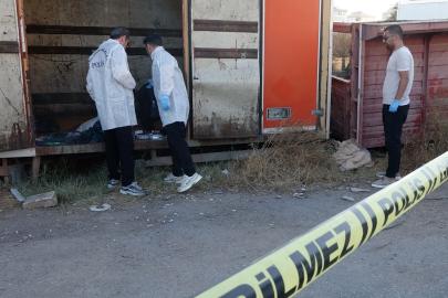 Kamyonet kasasında yaşamını sürdüren kişi ölü bulundu