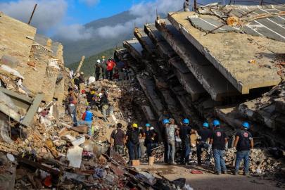 Venezuela'daki depremlerde hayatını kaybedenlerin sayısı 2 bin 645'e yükseldi