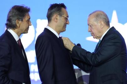 AK Parti'ye 3 milletvekili ve 7 belediye başkanı katıldı