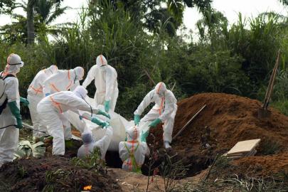 Ebola salgınında can kaybı 2 bini aştı: Virüs aylarca fark edilmeden yayıldı