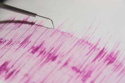 Endonezya'da 7,7 büyüklüğünde deprem