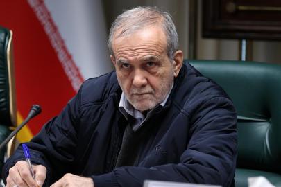 İran Cumhurbaşkanı Pezeşkiyan, istifa ettiği yönündeki haberleri yalanladı