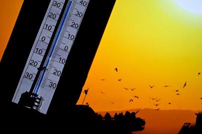 KKTC'de yüksek sıcaklıklar nedeniyle öğle saatlerinde açık alanda çalışmak 10 gün süreyle yasaklandı