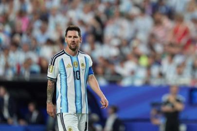 Lionel Messi futbolu bırakıyor mu?
