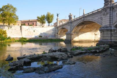 Roma'da kuraklık nedeniyle sular çekildi, 2 bin yıllık tarih gün yüzüne çıktı