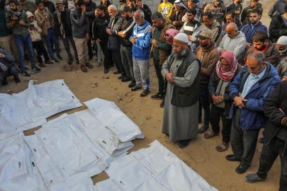 Soykırımcı İsrail'in Gazze Şeridine saldırılarında can kaybı 73 bin 349'a yükseldi