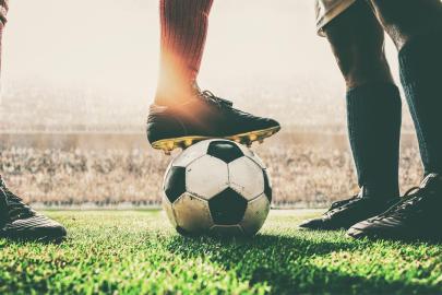 Tayland'da maç sırasında sahaya yıldırım düşmesi sonucu bir futbolcu yaşamını yitirdi